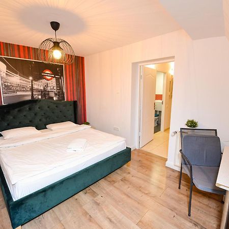 The Lincoln Suites - Central Shabbat Friendly Apartments 布加勒斯特 外观 照片
