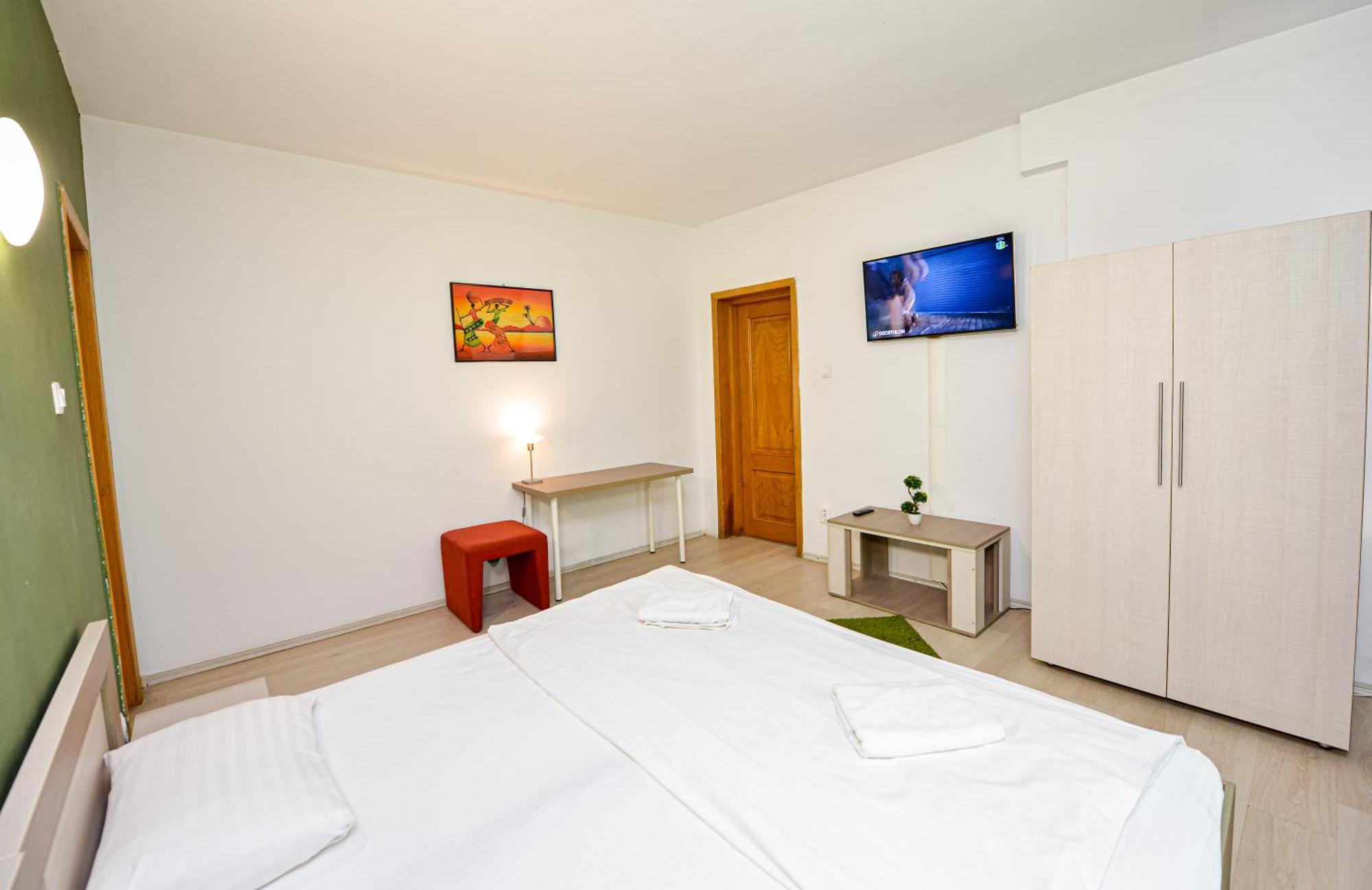 The Lincoln Suites - Central Shabbat Friendly Apartments 布加勒斯特 外观 照片