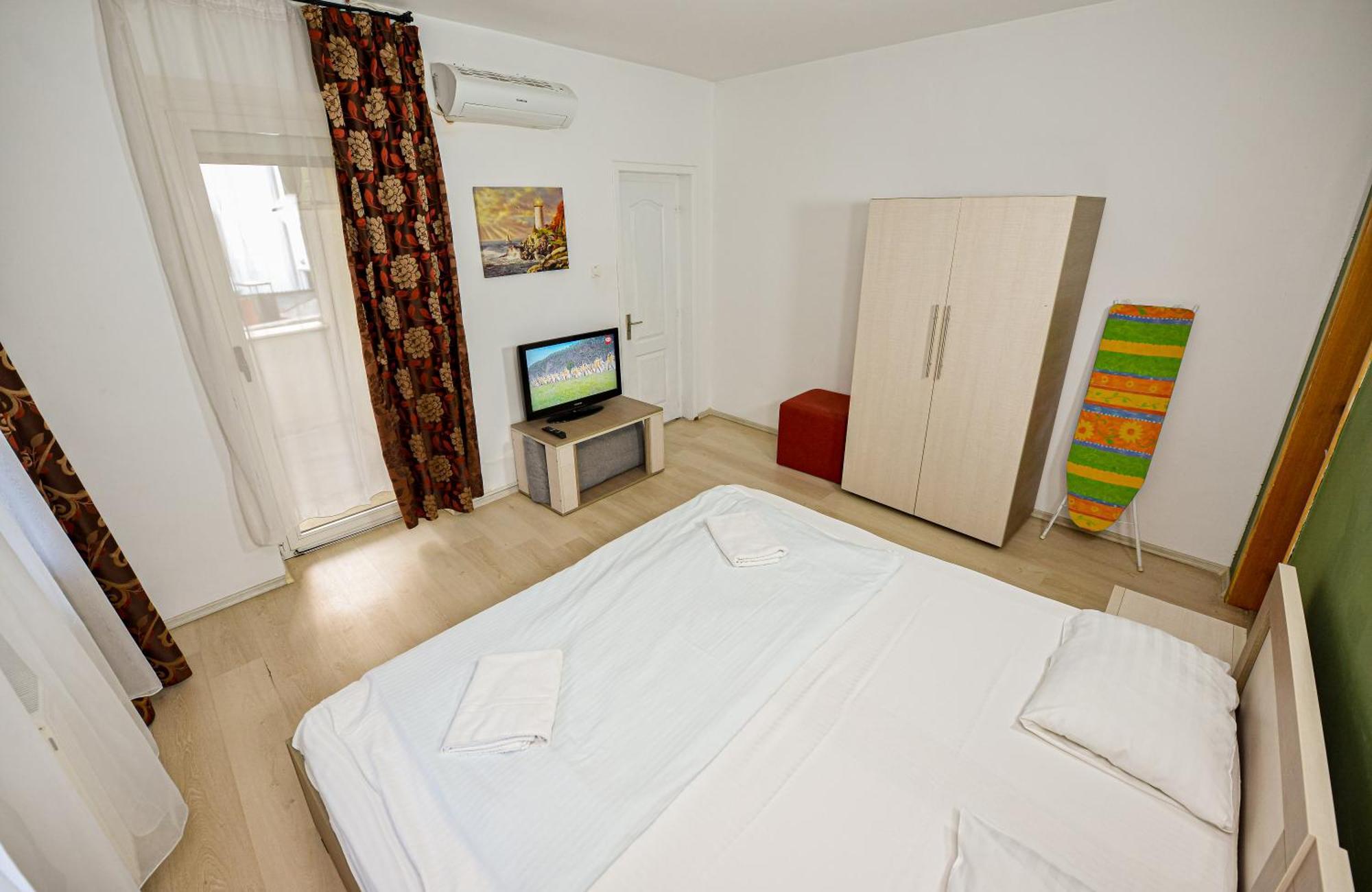 The Lincoln Suites - Central Shabbat Friendly Apartments 布加勒斯特 外观 照片