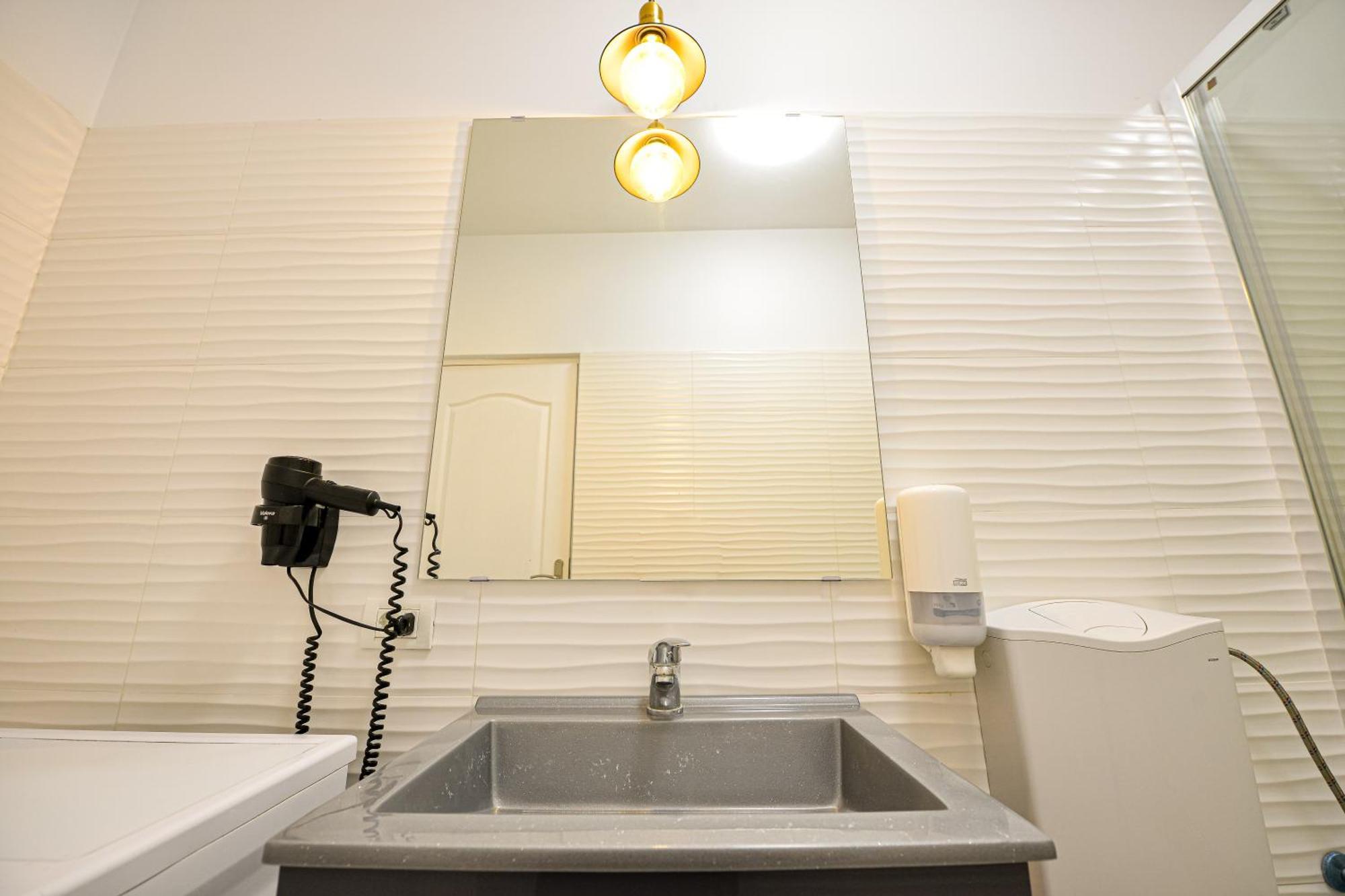 The Lincoln Suites - Central Shabbat Friendly Apartments 布加勒斯特 外观 照片