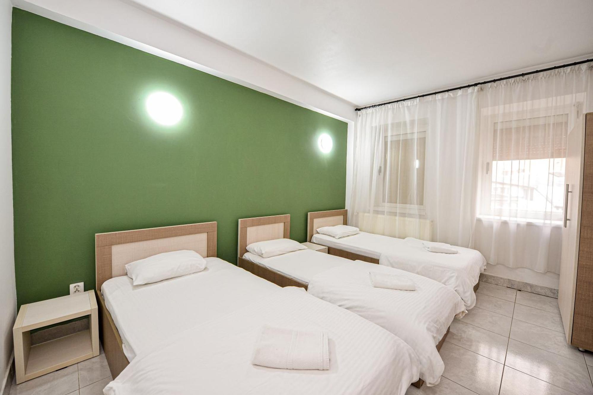 The Lincoln Suites - Central Shabbat Friendly Apartments 布加勒斯特 外观 照片