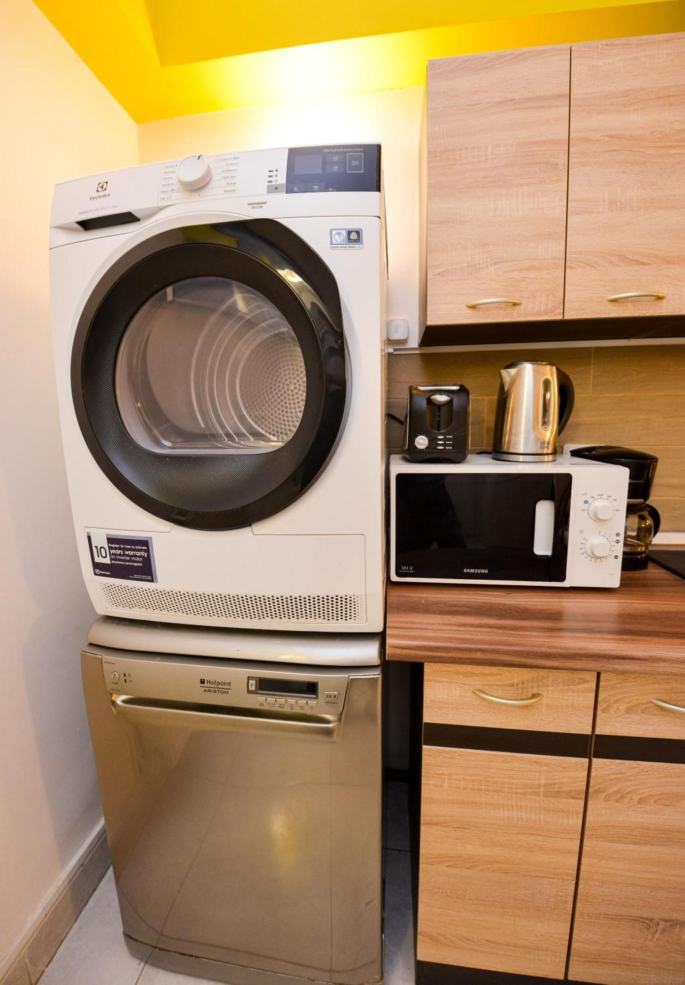 The Lincoln Suites - Central Shabbat Friendly Apartments 布加勒斯特 外观 照片